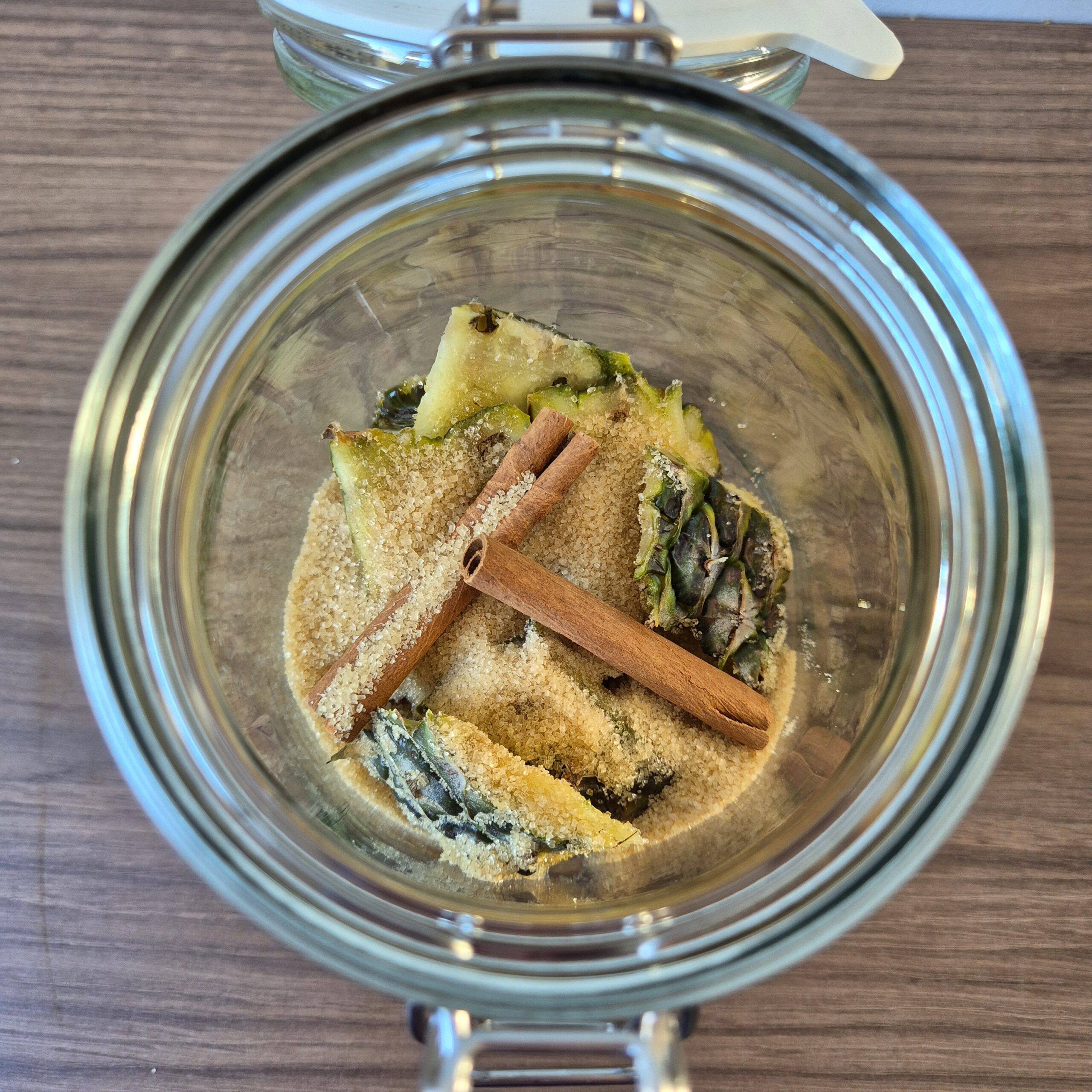 Ananas, sucre et cannelle